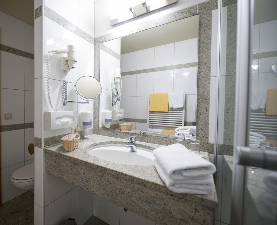 Hotel & Restaurant Ragginger Attersee นุสดอร์ฟ อัม แอทเทอร์ซี ภายนอก รูปภาพ