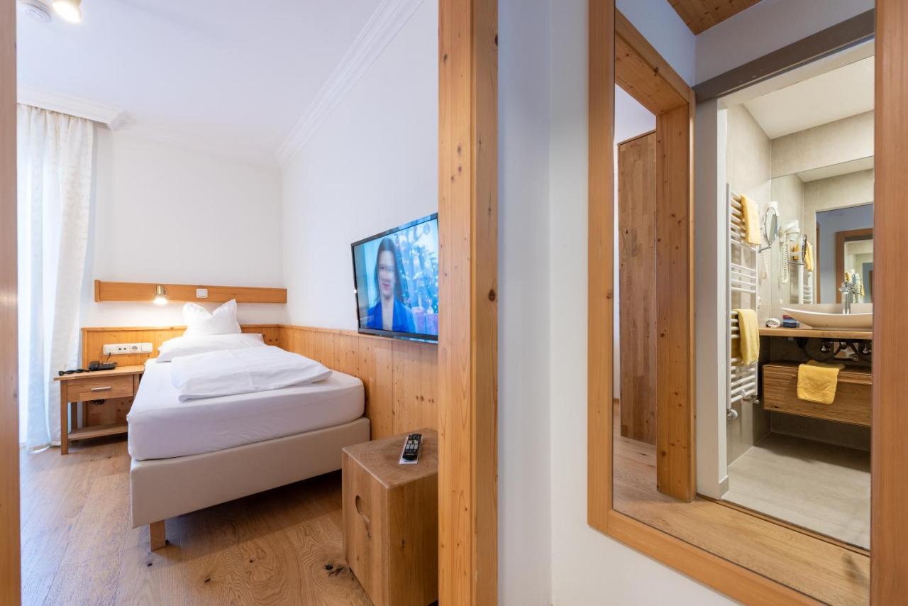 Hotel & Restaurant Ragginger Attersee นุสดอร์ฟ อัม แอทเทอร์ซี ภายนอก รูปภาพ